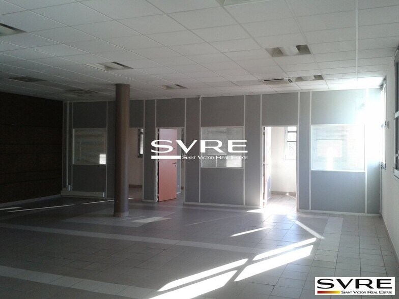 Office in Marseille for lease - Interior Photo - Image 3 of 5
