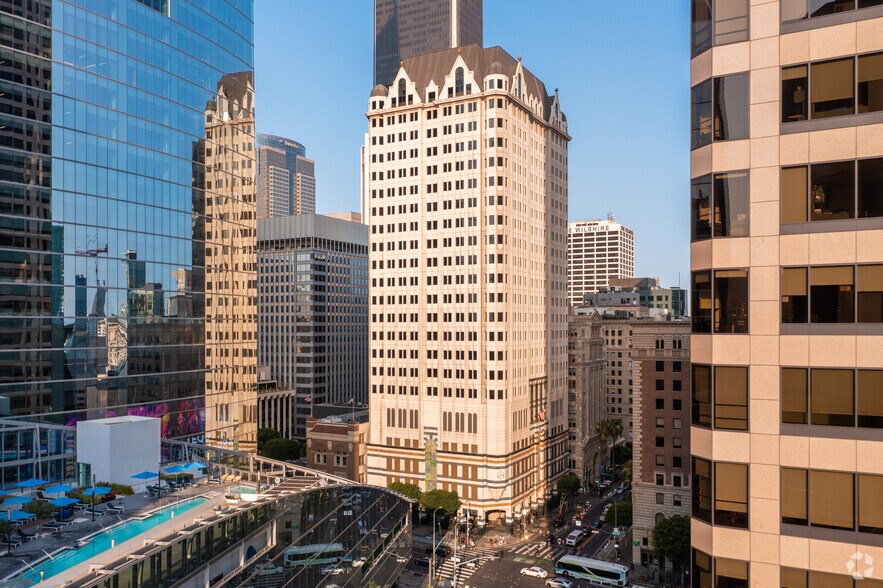660 S Figueroa St, Los Angeles, CA à louer - Photo du bâtiment - Image 1 de 4