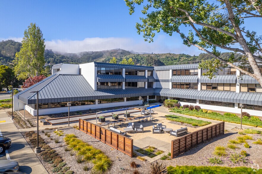 1 Harbor Dr, Sausalito, CA à louer - Photo du bâtiment - Image 3 de 44