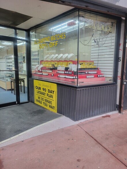 209-219 Broad St, Elizabeth, NJ à louer - Photo du bâtiment - Image 3 de 13