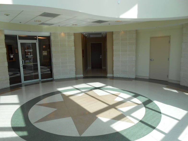 1106 Alston Ave, Fort Worth, TX for lease - Lobby - Image 2 of 8