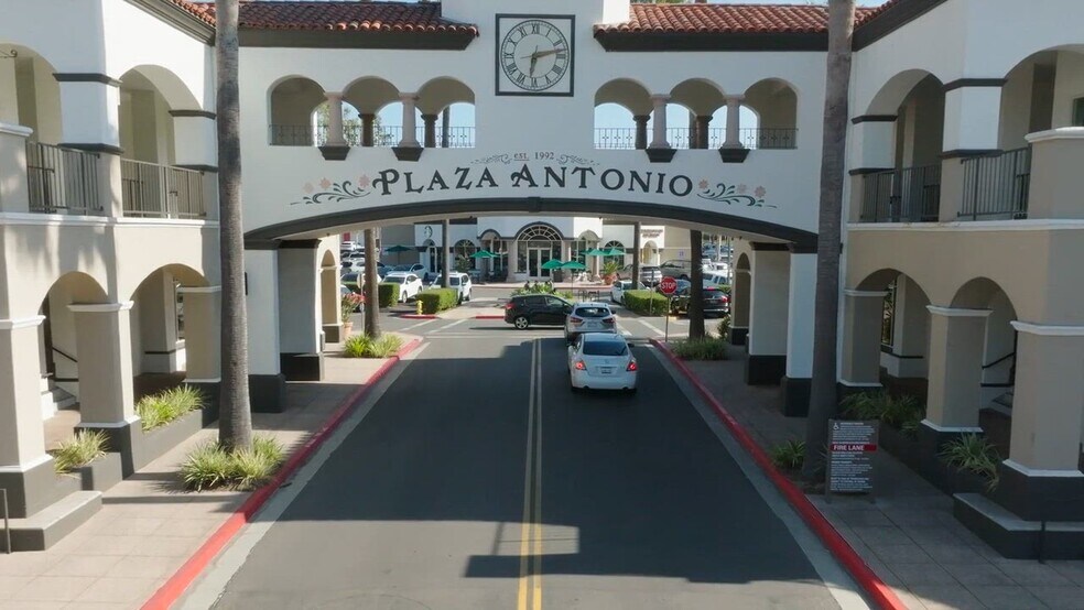 22361-22451 Antonio Pky, Rancho Santa Margarita, CA à louer - Vidéo sur l’inscription commerciale - Image 2 de 33