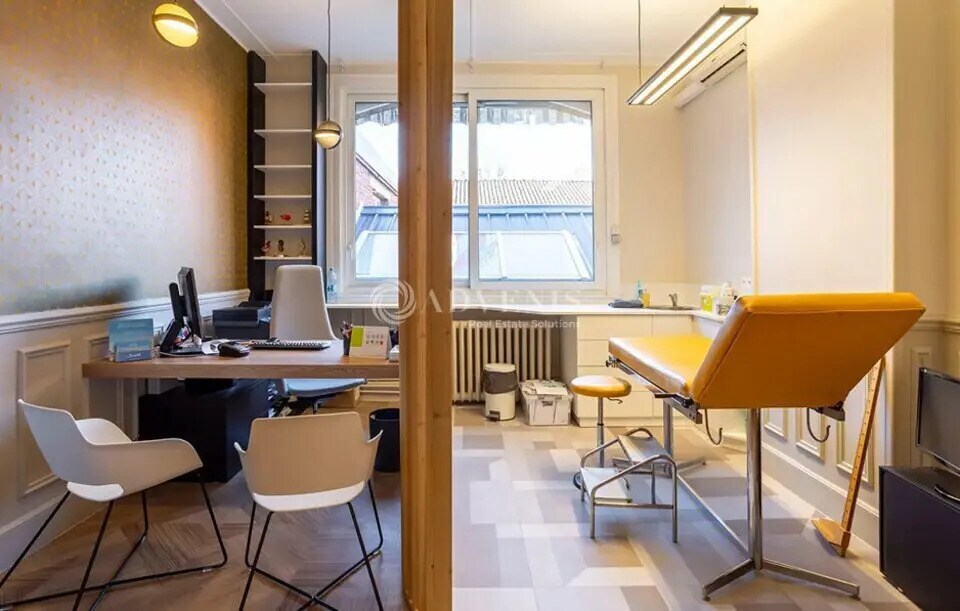 Office in Montpellier for lease Interior Photo- Image 1 of 3