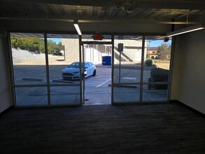 7557 Greenville Ave, Dallas, TX à louer Photo intérieure- Image 2 de 12