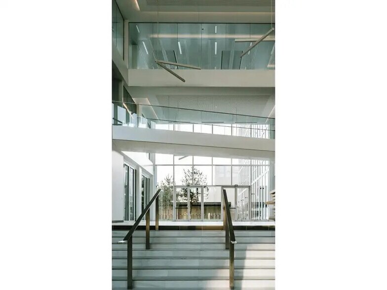 2 Avenue Du Stade De France, Saint-Denis à louer - Photo du bâtiment - Image 2 de 13