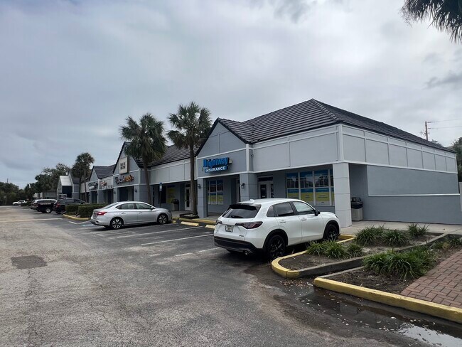Plus de détails pour 7190-7250 Ulmerton Rd, Largo, FL - Commerce de détail à louer