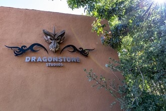 313-317 Camino Alire, Santa Fe, NM à louer Photo intérieure- Image 1 de 12