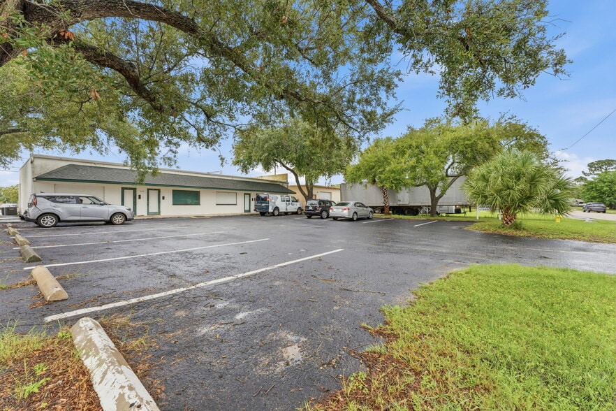 4669 73rd Ave, Pinellas Park, FL for sale - Building Photo - Image 3 of 12