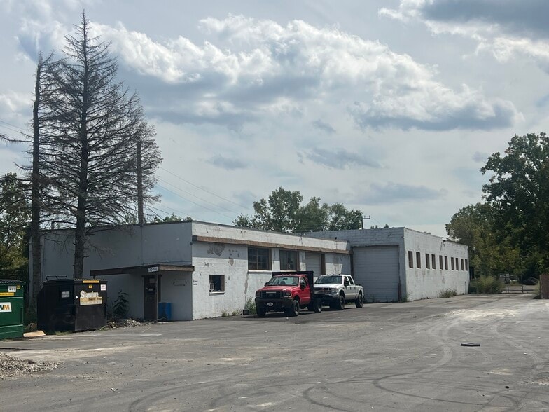 30401 Ecorse Rd, Romulus, MI for lease - Building Photo - Image 1 of 2