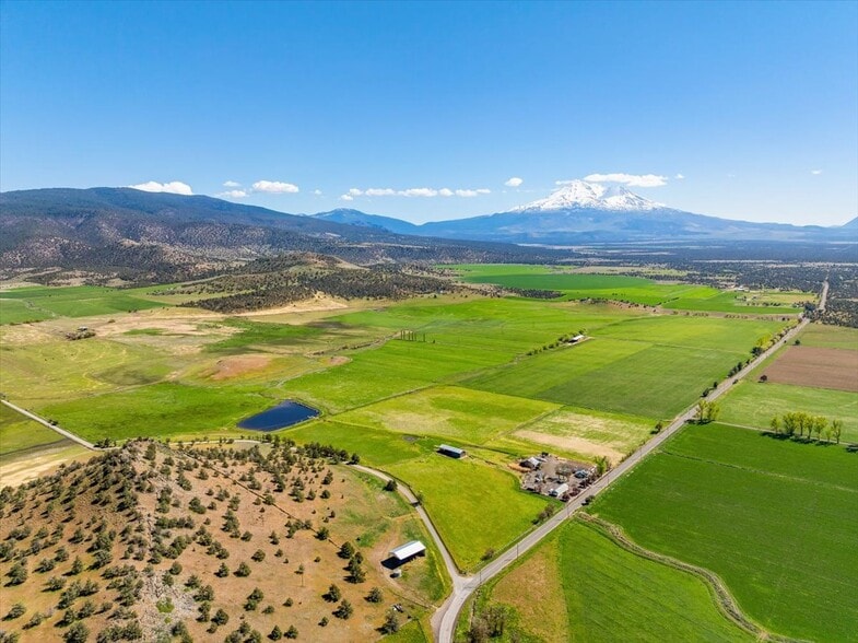 3104 Harry Cash Rd, Montague, CA for sale - Primary Photo - Image 3 of 50