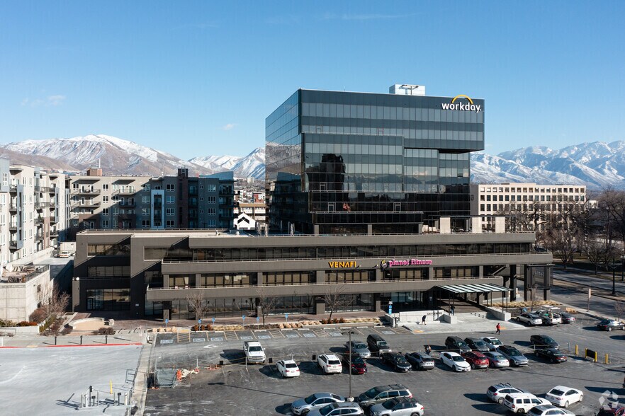 175 E 400 S, Salt Lake City, UT à louer - Photo du bâtiment - Image 2 de 4