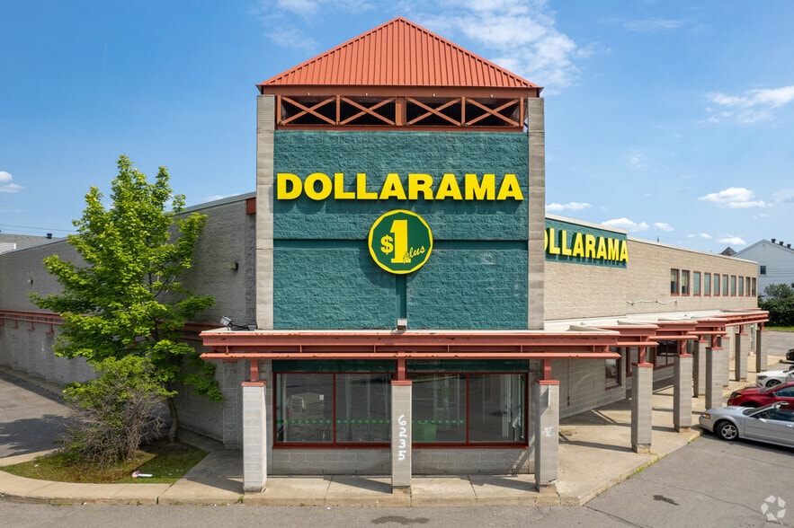 6215 Boul Des Laurentides, Laval, QC for sale - Building Photo - Image 1 of 1