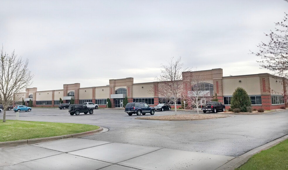 2301-2365 Willis Miller Dr, Hudson, WI for lease - Building Photo - Image 2 of 4