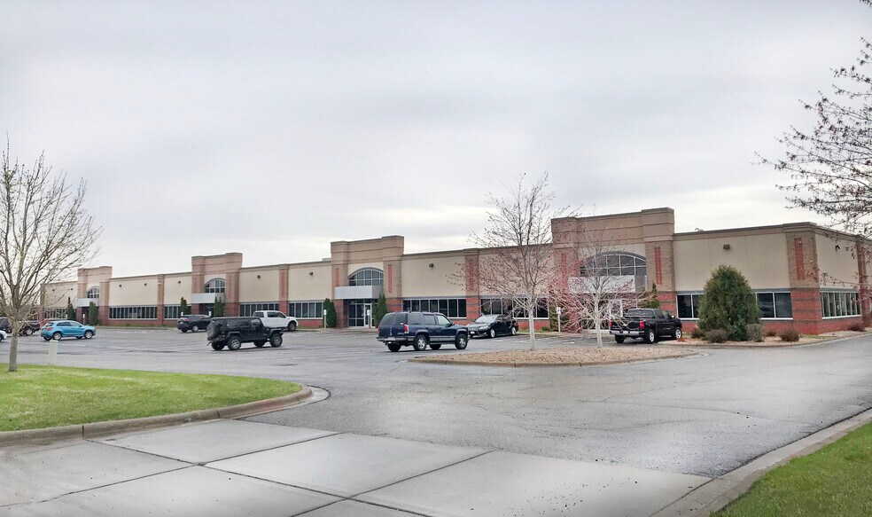 2301-2365 Willis Miller Dr, Hudson, WI à louer - Photo du bâtiment - Image 2 de 4