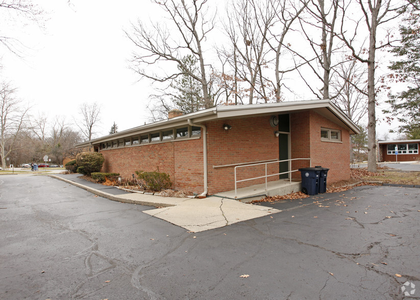 2201 Medford Rd, Ann Arbor, MI for lease - Building Photo - Image 2 of 21