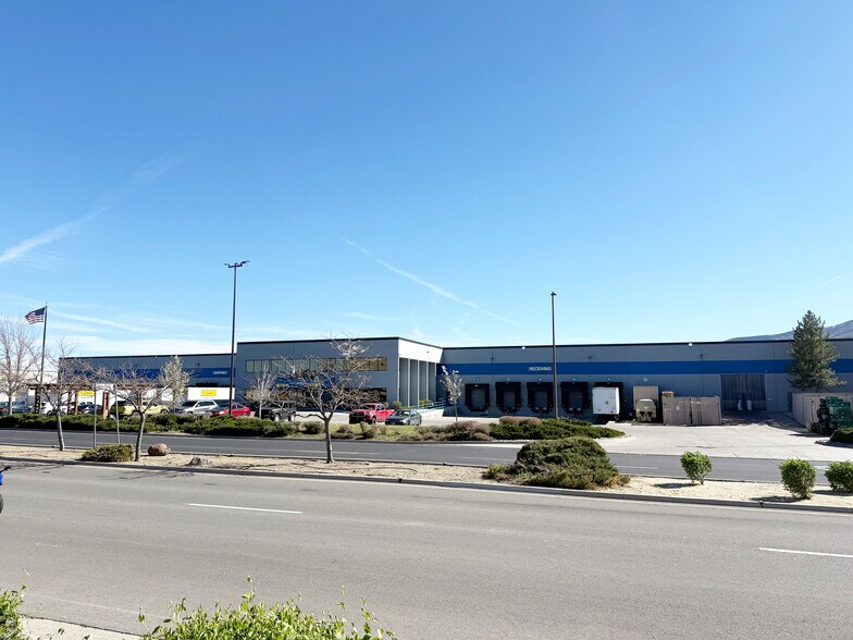 14444 Lear Blvd, Reno, NV à vendre - Photo du bâtiment - Image 2 de 3