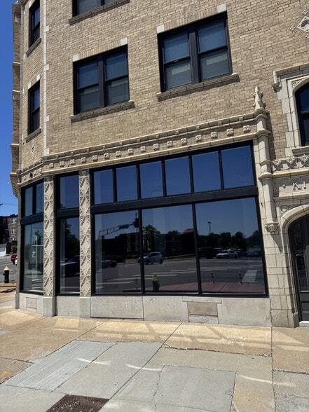 3835 S Kingshighway Blvd, Saint Louis, MO for lease - Building Photo - Image 2 of 3