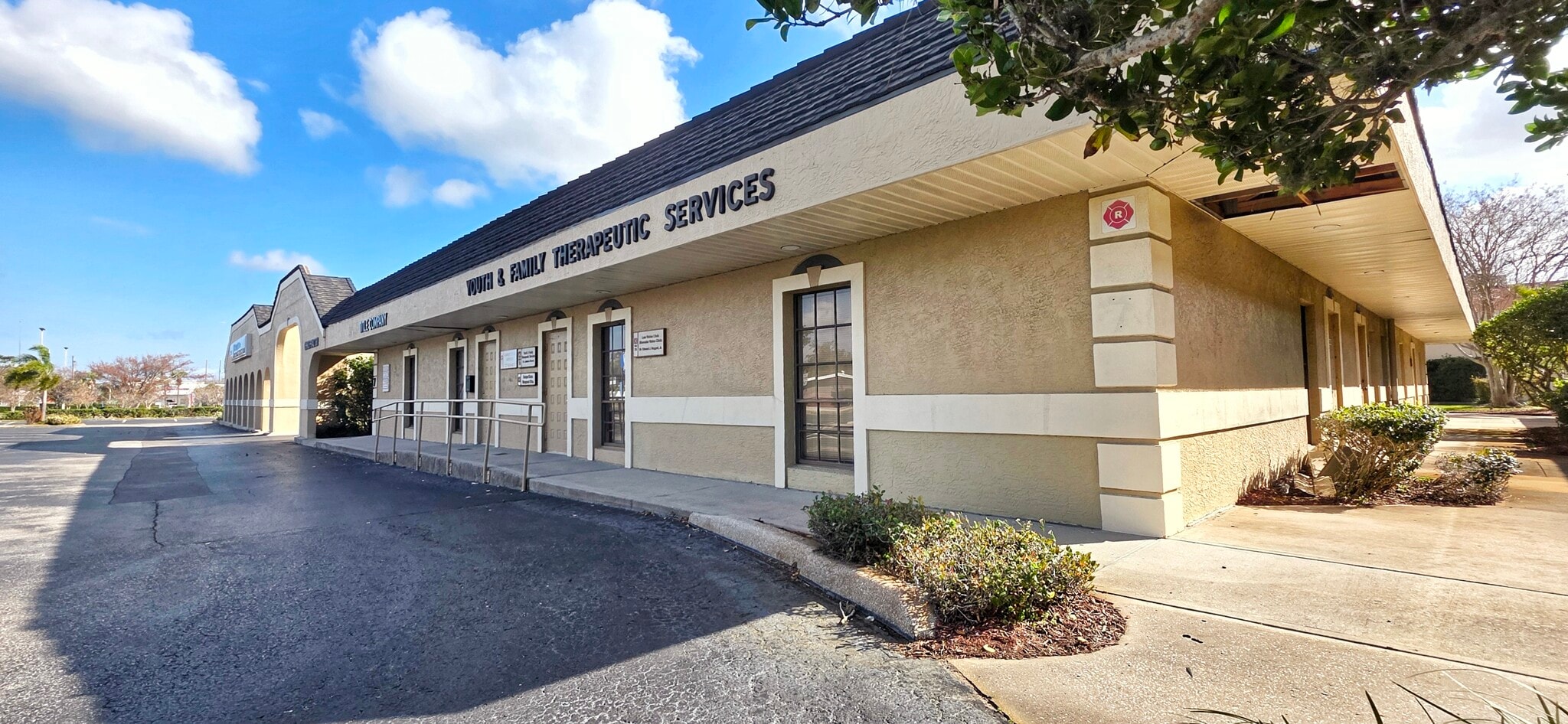 2323 Curlew Rd, Dunedin, FL à vendre Photo principale- Image 1 de 6