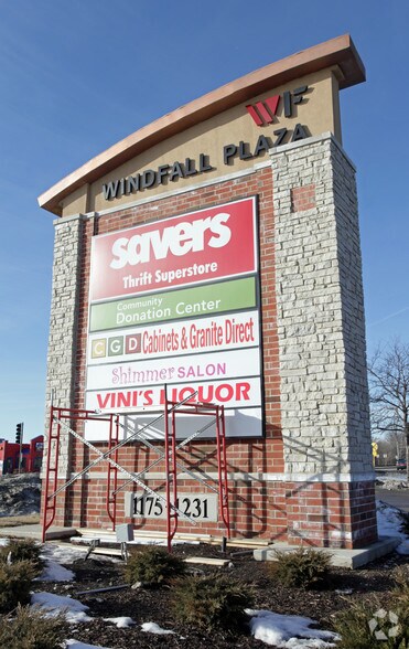 1175-1231 N Gary Ave, Carol Stream, IL for lease - Building Photo - Image 2 of 11