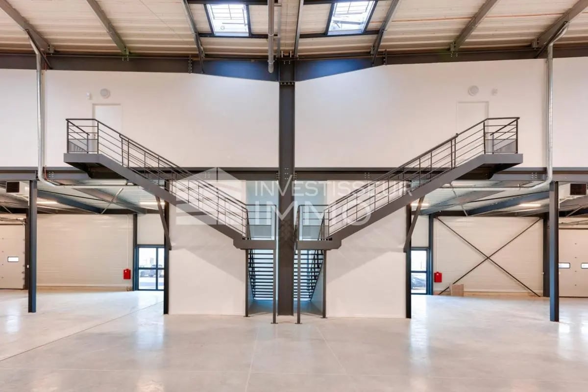 Office in Wissous for lease Interior Photo- Image 1 of 6