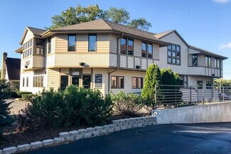 Plus de détails pour 7161 N Port Washington Rd, Glendale, WI - Bureau à louer