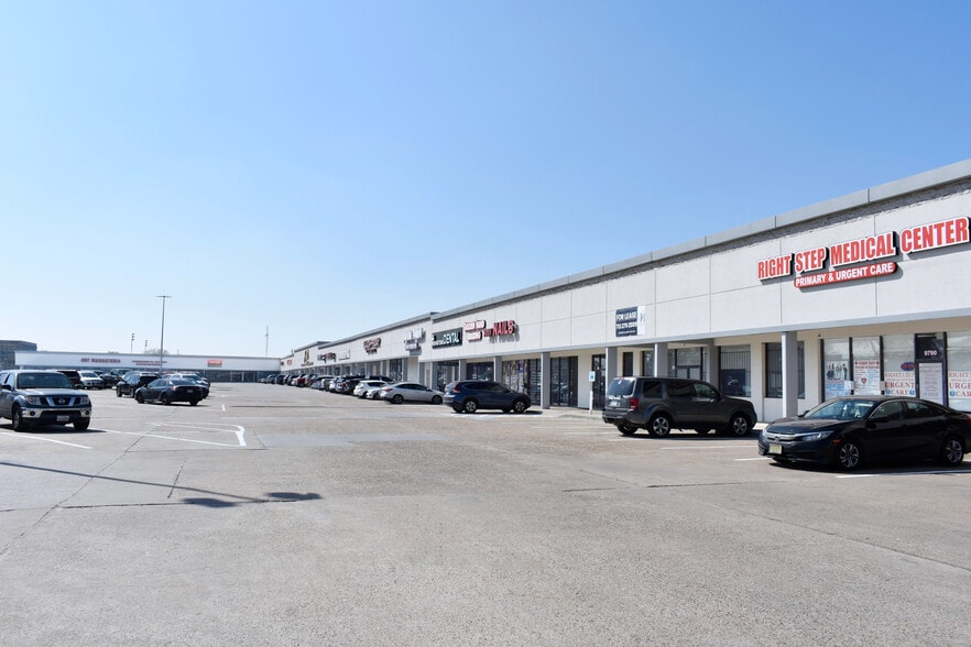 9700-9950 Fondren Rd, Houston, TX for lease - Building Photo - Image 3 of 11