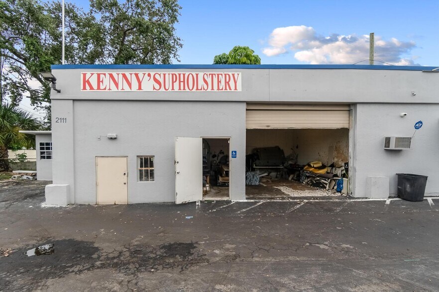 2111 SW 31st Ave, Hallandale Beach, FL à vendre - Photo du bâtiment - Image 3 de 36