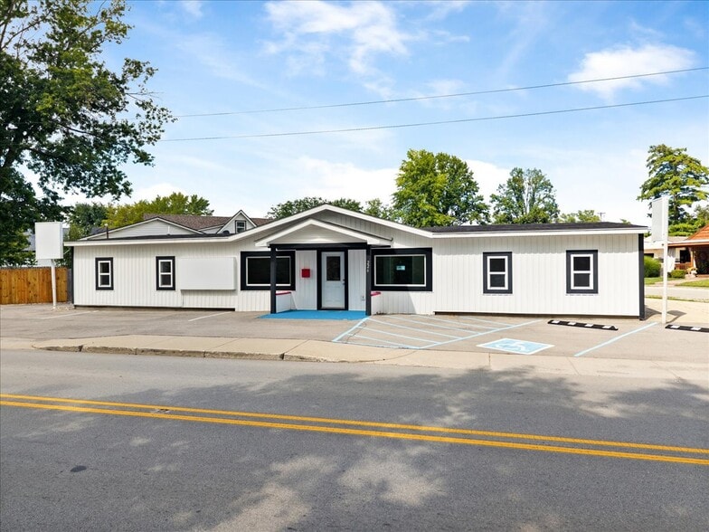 226 E Pendleton Ave, Lapel, IN for sale - Building Photo - Image 2 of 12