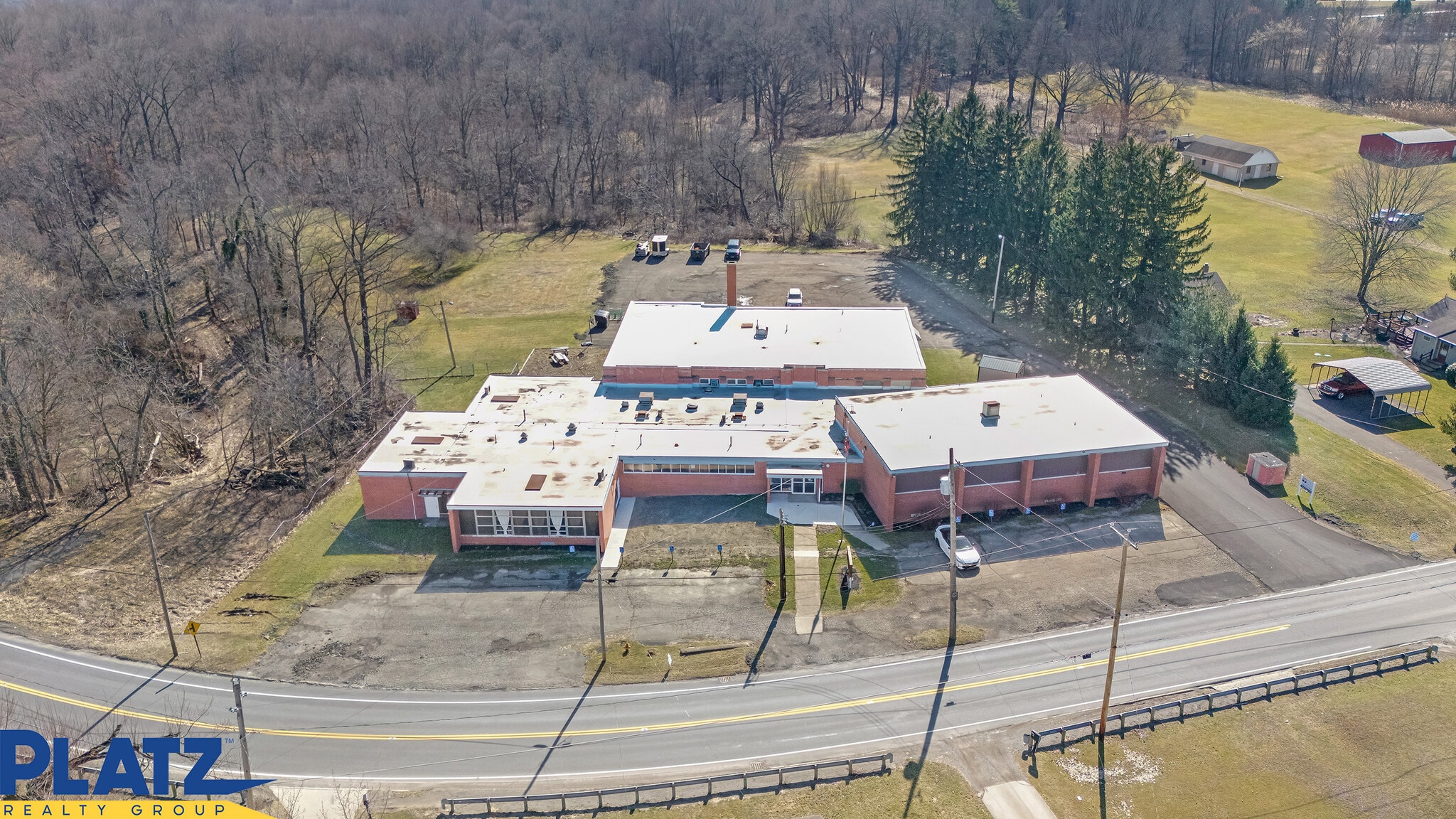 2722 W Liberty St, Girard, OH for lease Primary Photo- Image 1 of 18