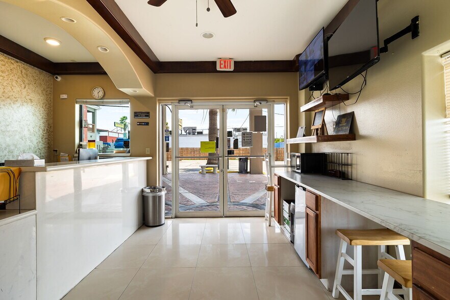 1010 W Houston Ave, McAllen, TX à vendre - Photo intérieure - Image 2 de 10