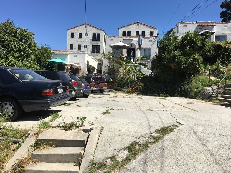 1303 Lilac Terrace, Los Angeles, CA à vendre - Photo principale - Image 1 de 1