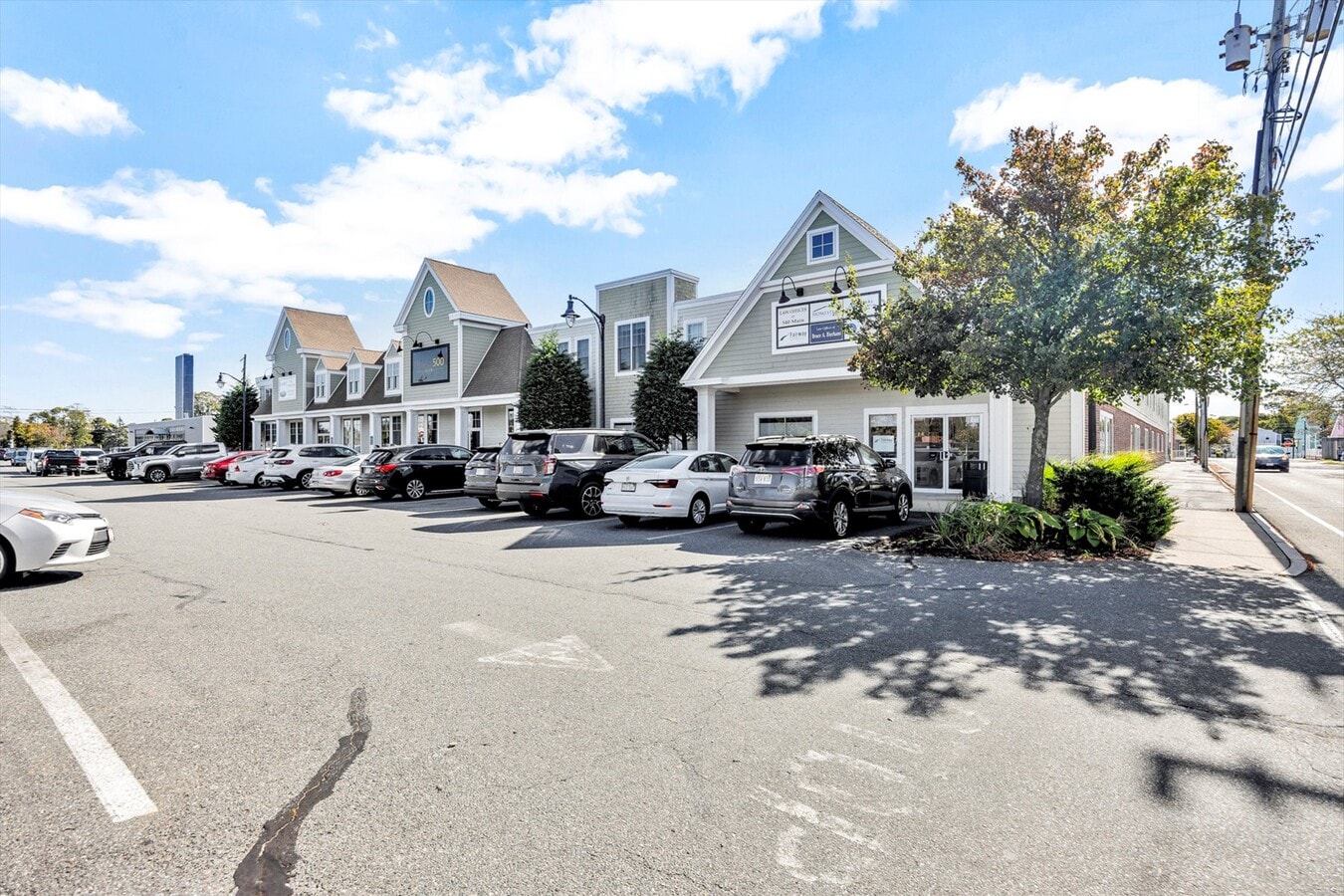 540 Main St, Hyannis, MA 02601 - Unit 15 - - Interior Photo - Image 2 of 21
