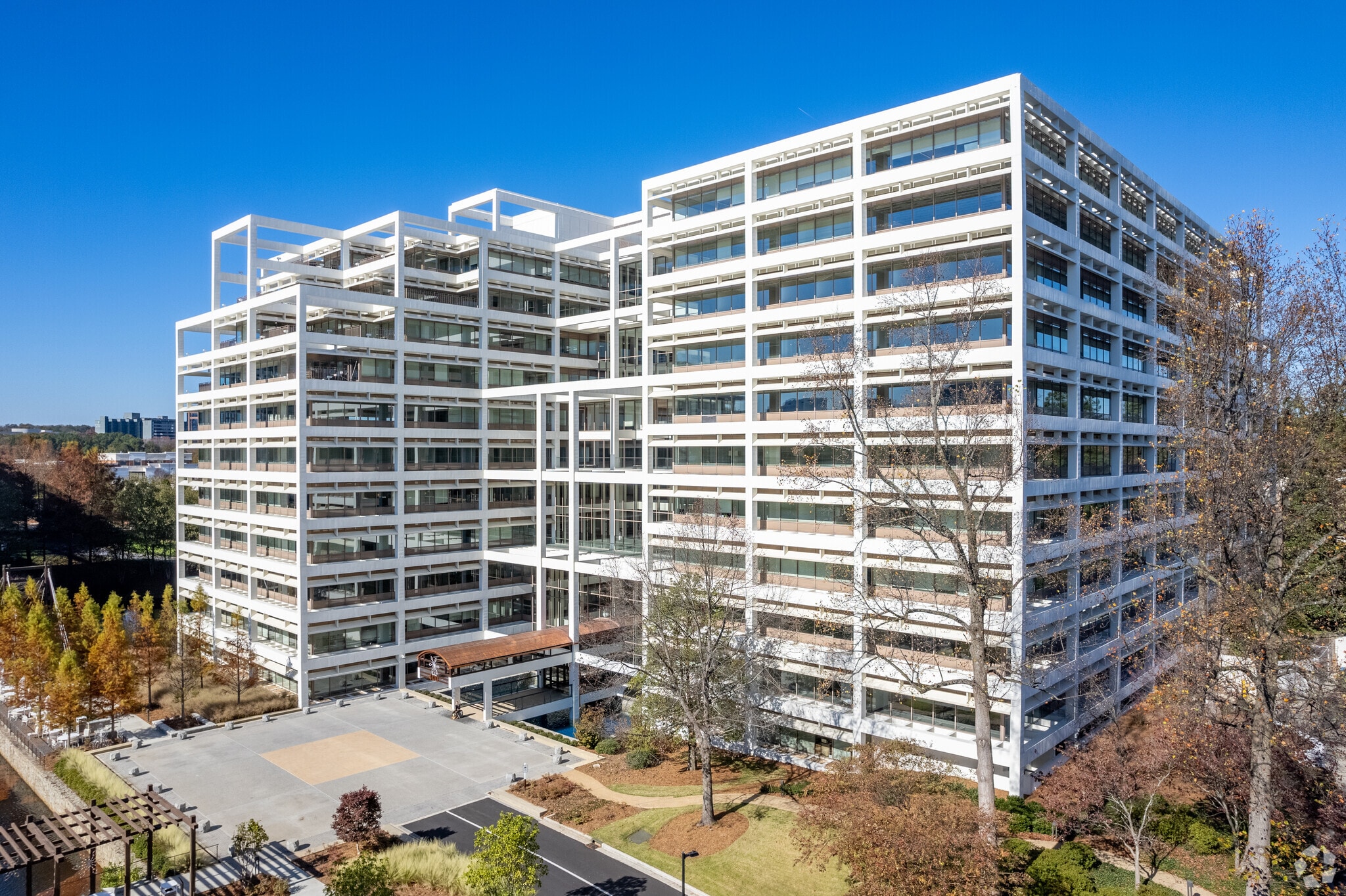 400 Perimeter Center Ter, Atlanta, GA for lease Primary Photo- Image 1 of 34