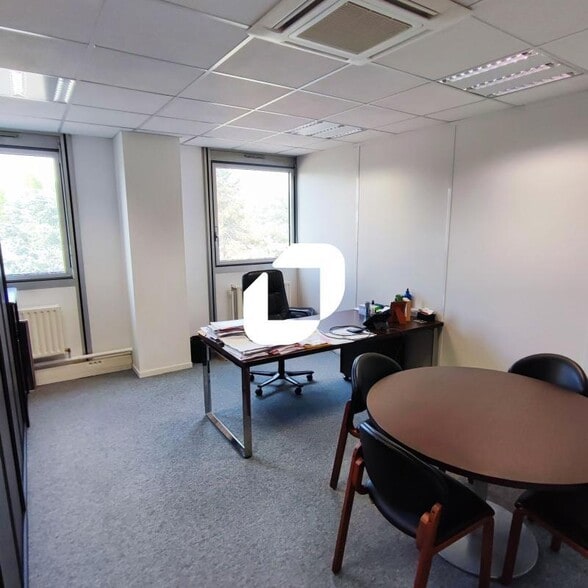 Bureau dans Fontenay-sous-Bois à louer - Photo intérieure - Image 3 de 9