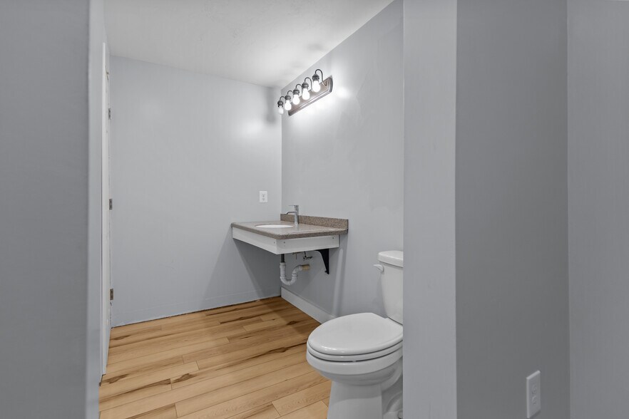 98 Minebrook Rd, Webster, MA à vendre - Photo du bâtiment - Image 2 de 24