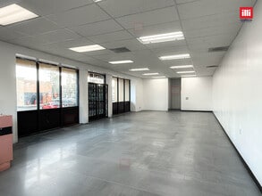 9050-9070 Van Nuys Blvd, Panorama City, CA à louer Photo intérieure- Image 1 de 2