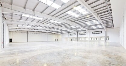 Leatherhead Rd, Chessington for lease Interior Photo- Image 1 of 1