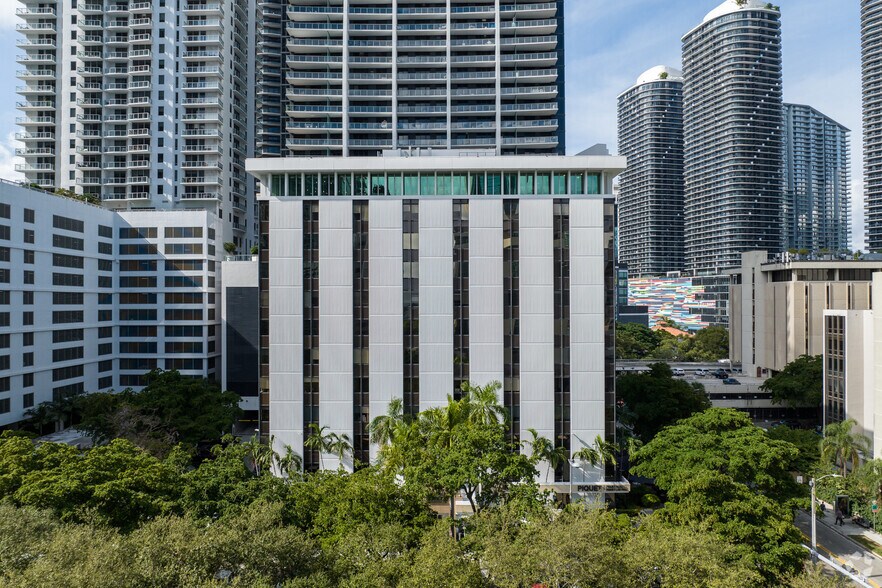 1000 brickell Ave, Miami, FL à louer - Photo du bâtiment - Image 2 de 12