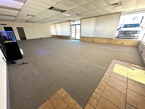 5107 N Macarthur Blvd, Oklahoma City, OK for lease Interior Photo- Image 2 of 5