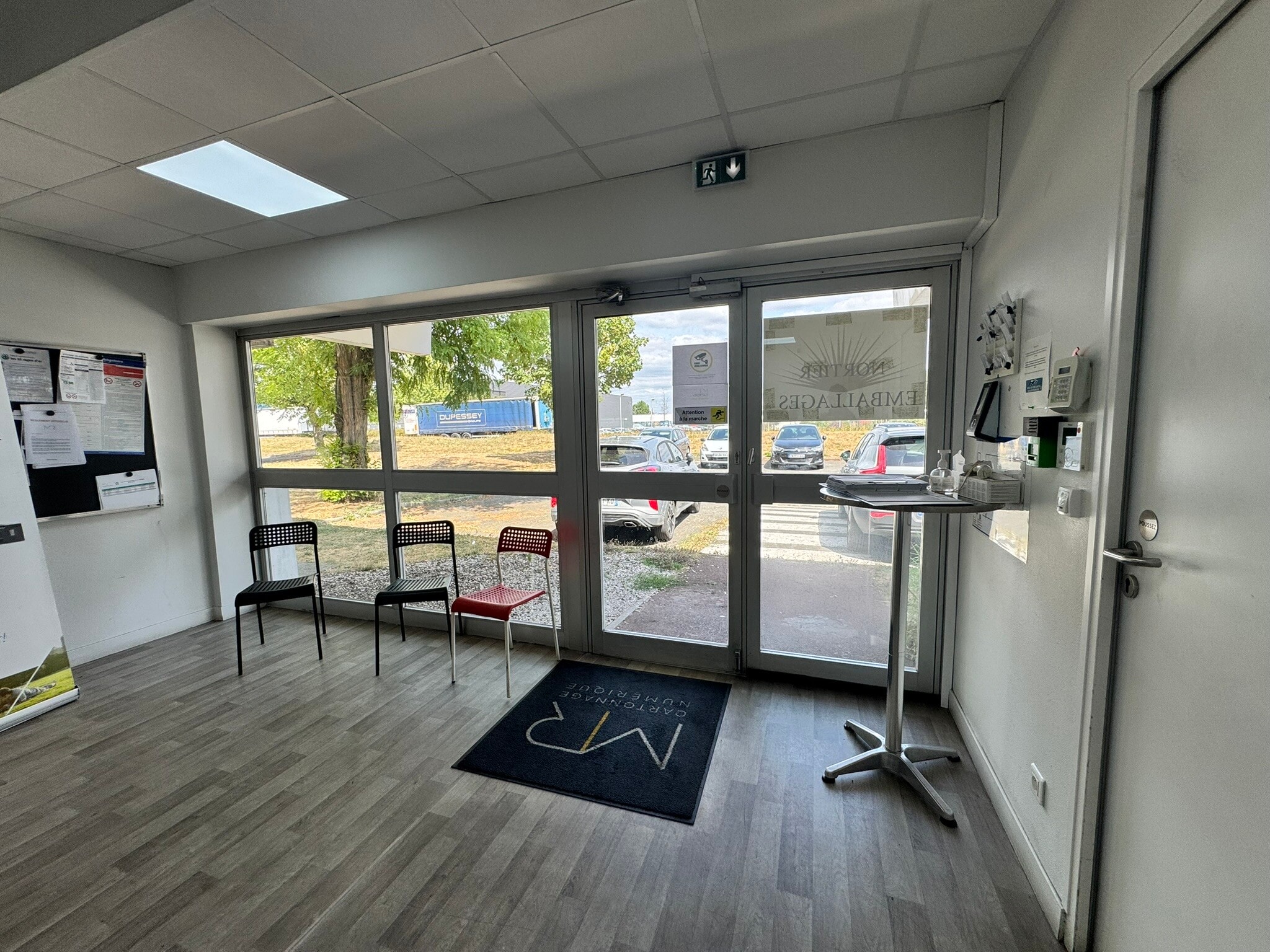 Rue de Bretagne, Saint-Ouen-l'Aumône for lease Interior Photo- Image 1 of 17