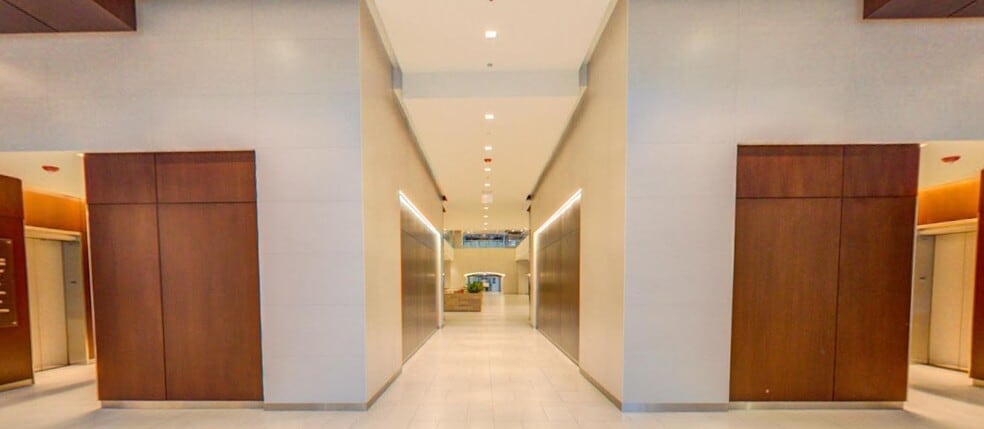 203 N LaSalle St, Chicago, IL for lease - Matterport 3D Scan - Image 2 of 25