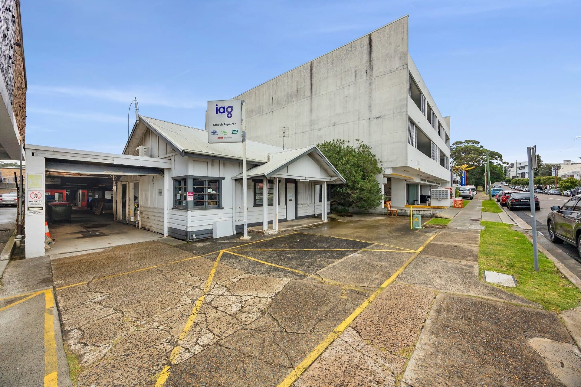 8 Roger St, Brookvale for lease Primary Photo- Image 1 of 3