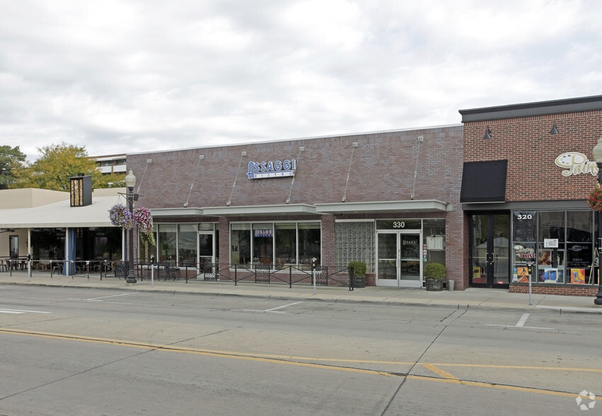 318-330 W 9 Mile Rd, Ferndale, MI for lease - Building Photo - Image 3 of 12