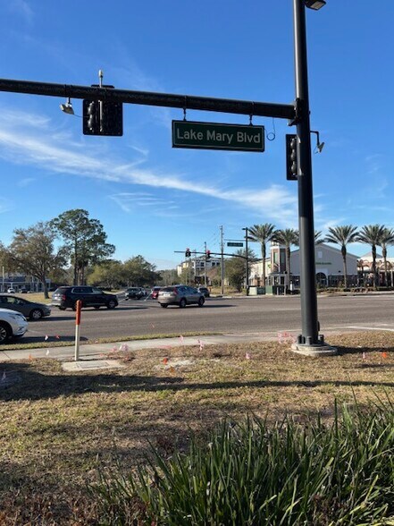 3092 W Lake Mary Blvd, Lake Mary, FL à louer - Photo du bâtiment - Image 3 de 10