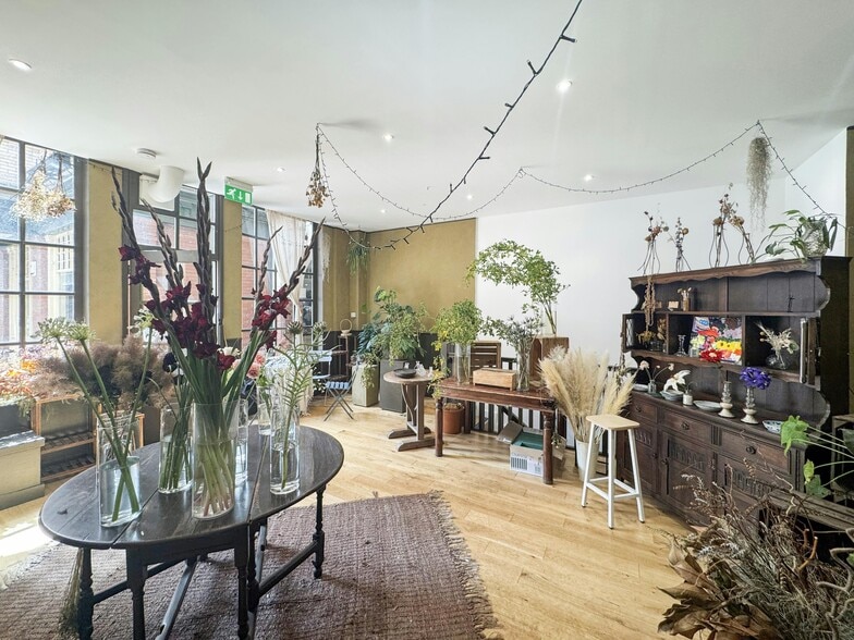 Pied Bull Yard, London for lease - Building Photo - Image 3 of 9