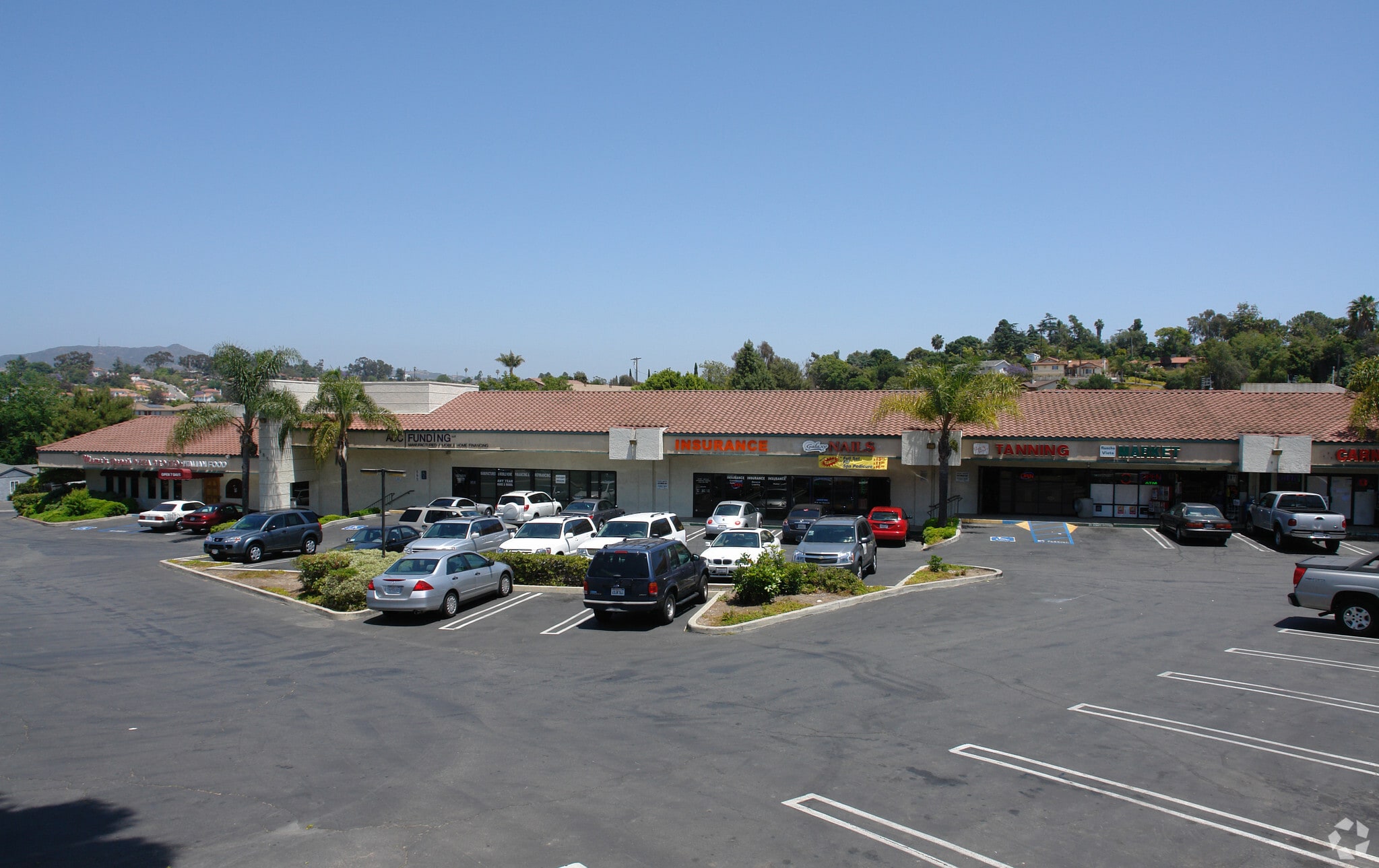 988 Civic Center Dr, Vista, CA for lease Primary Photo- Image 1 of 7