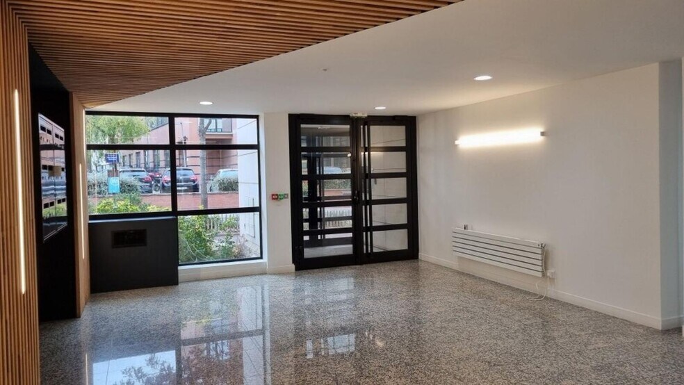 16 Rue Jean Jacques Rousseau, Issy-les-Moulineaux à louer - Hall d’entrée - Image 2 de 13