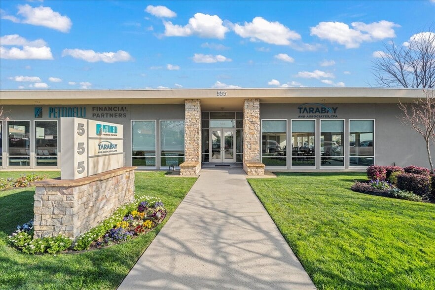 555 Veterans Blvd, Redwood City, CA for lease - Building Photo - Image 2 of 20