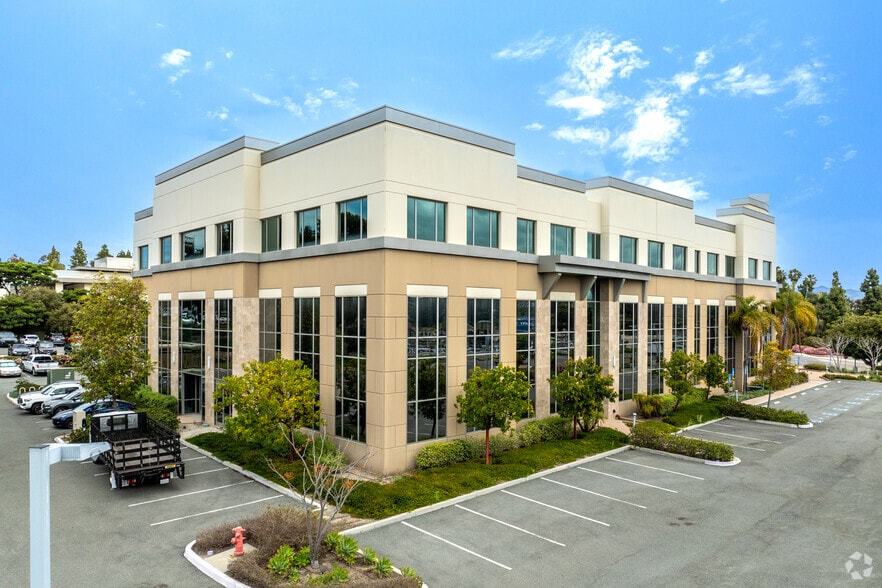 4002 W Vista Way, Oceanside, CA for lease - Building Photo - Image 2 of 5