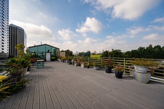 9975 Santa Monica Blvd, Beverly Hills, CA à louer Photo intérieure- Image 1 de 5